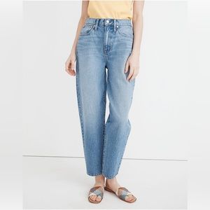 Madewell Baggy Tapered Jeans in Markwood Wash